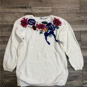 Vintage That’s Me White Sweater with Floral Embroidery size Medium​